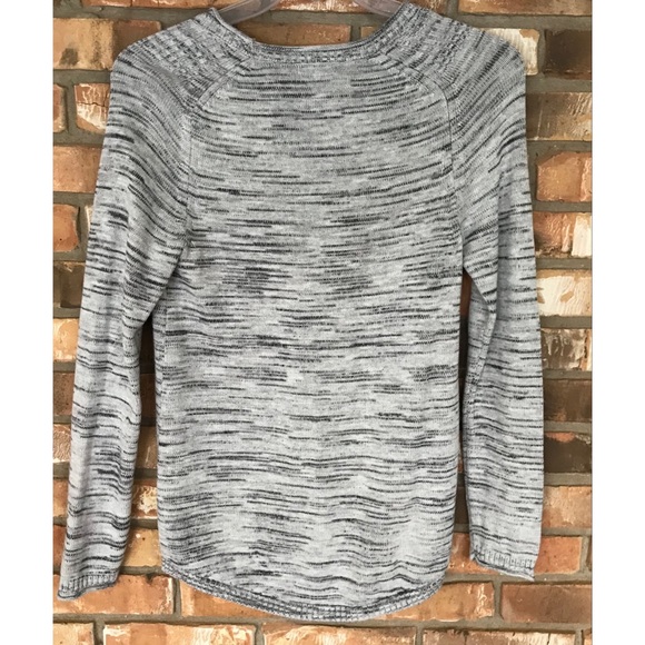Eddie Bauer Women’s Half Button V-Neck Gray Sweater Size Small - Picture 2 of 7